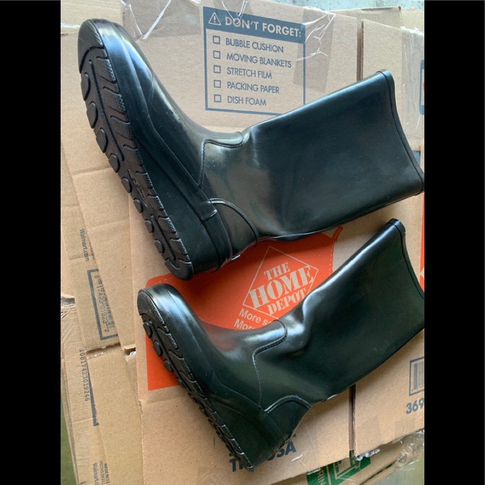 Aldo glossy rain boots